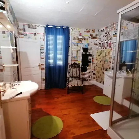 Bed & Breakfast D Hotes Le Labyrinthe Du Peintre Bransat
