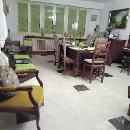 D Hotes Le Labyrinthe Du Peintre Bed & Breakfast *