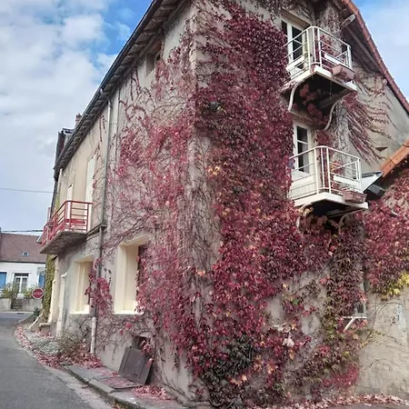 Bed & Breakfast D Hotes Le Labyrinthe Du Peintre Bransat