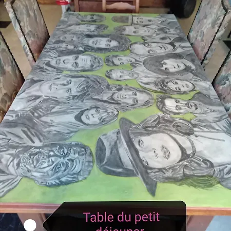 Bed & Breakfast D Hotes Le Labyrinthe Du Peintre *