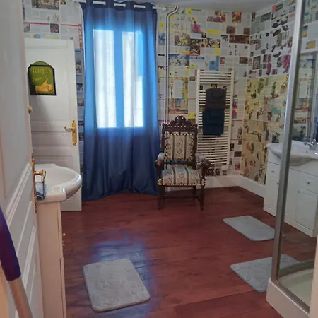 Bed & Breakfast D Hotes Le Labyrinthe Du Peintre Bransat